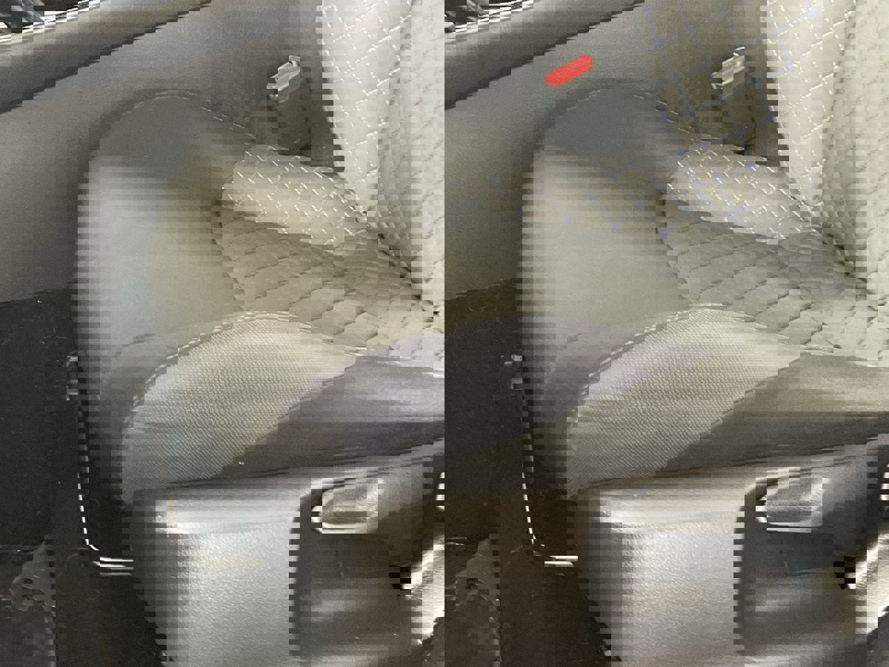 Used 2021 Toyota C-HR XLE FWD image 20