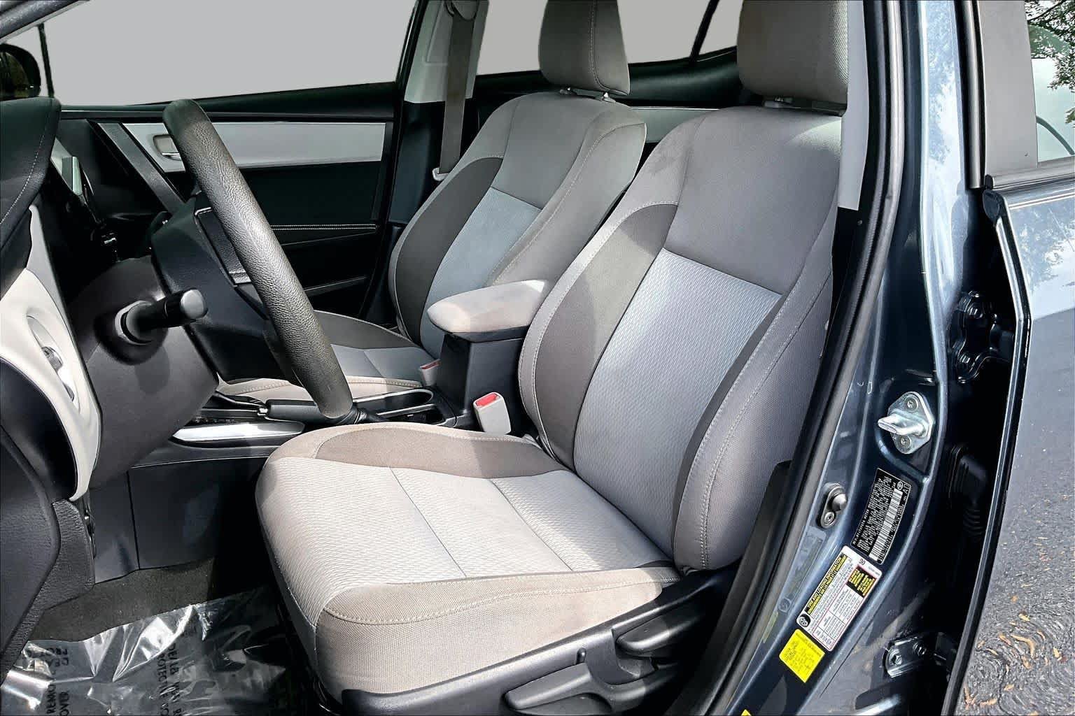 Used 2018 Toyota Corolla LE FWD image 8