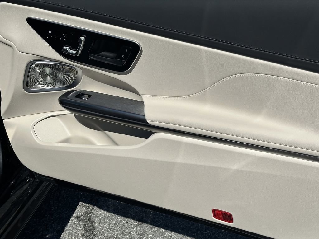 Used 2024 Mercedes-Benz CLE 300 4MATIC Coupe image 17