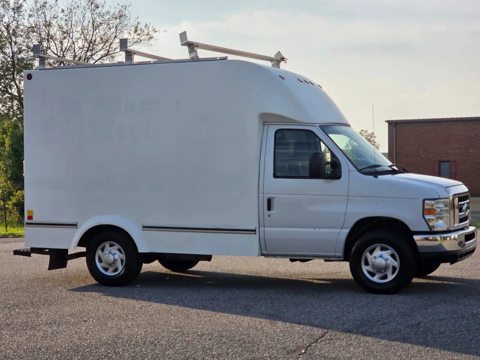 Used 2013 Ford E-350 and Econoline 350 Super Duty RWD image 3