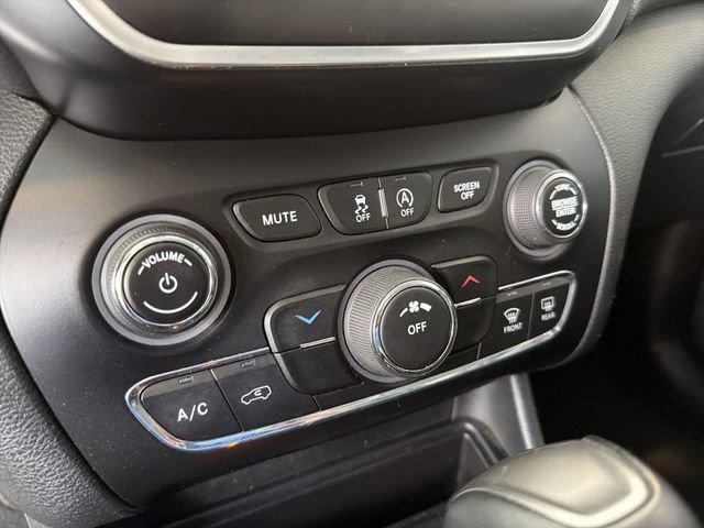 Used 2019 Jeep Cherokee Latitude Plus image 27