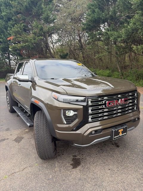Used 2024 GMC Canyon Denali image 3