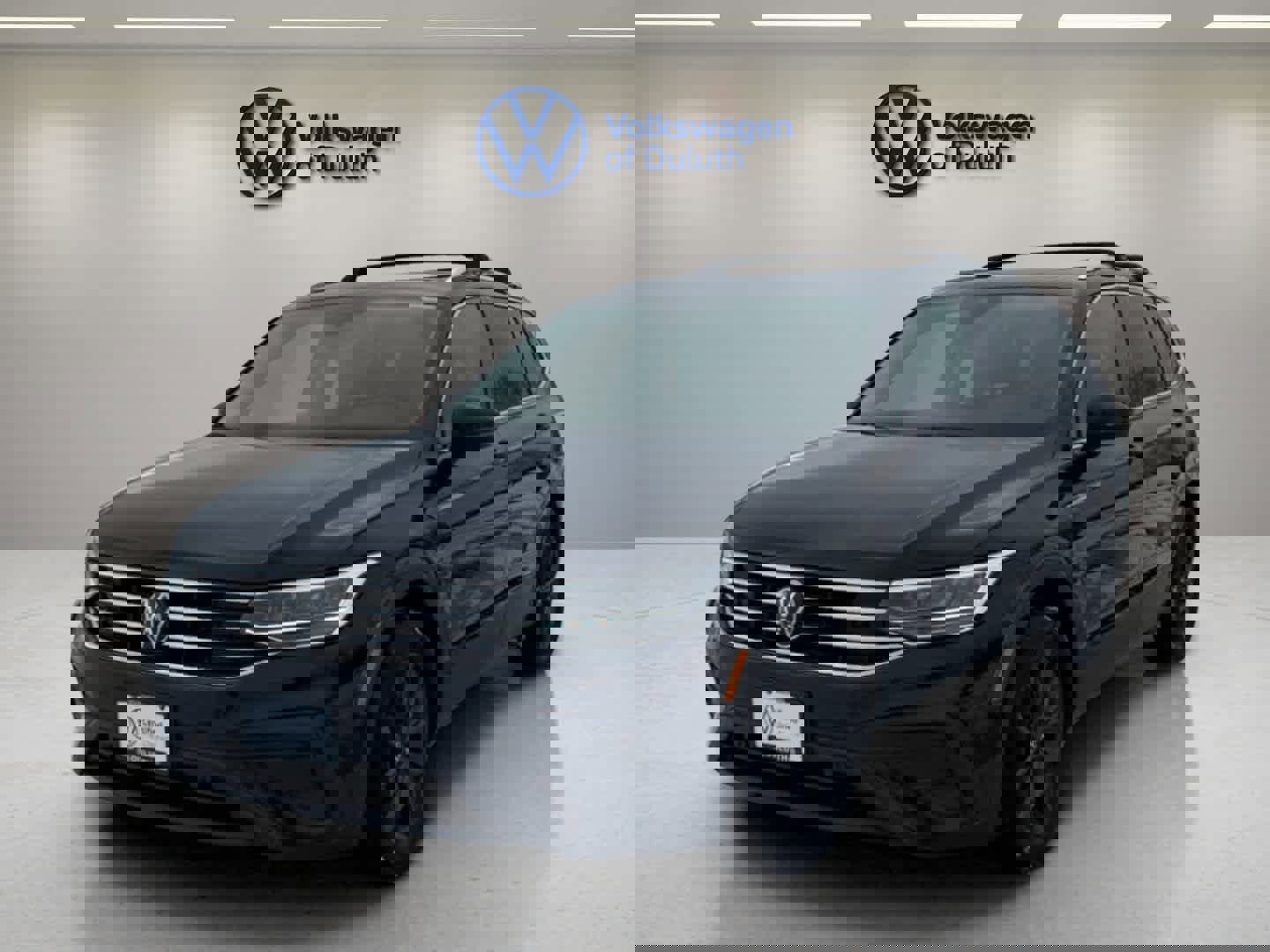 Certified 2024 Volkswagen Tiguan SE image 1