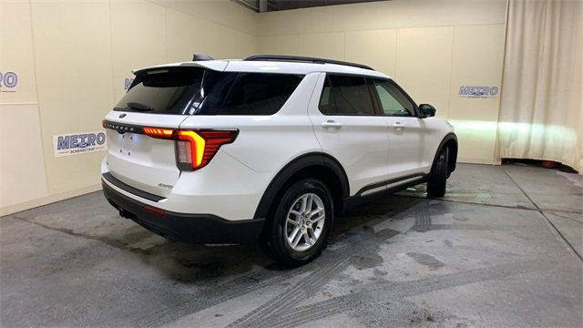 Certified 2025 Ford Explorer Active image 3