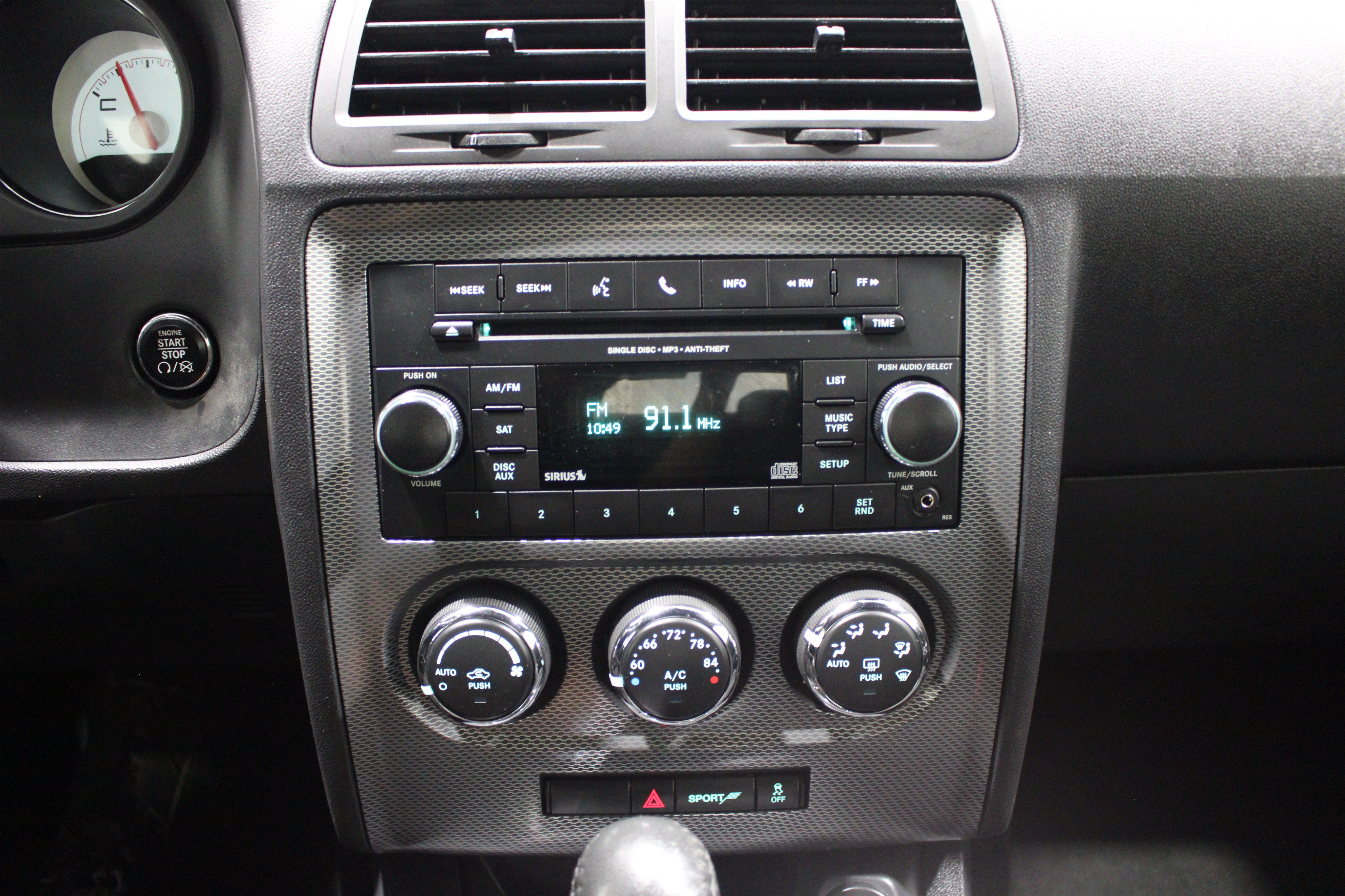 Used 2012 Dodge Challenger R/T RWD image 14