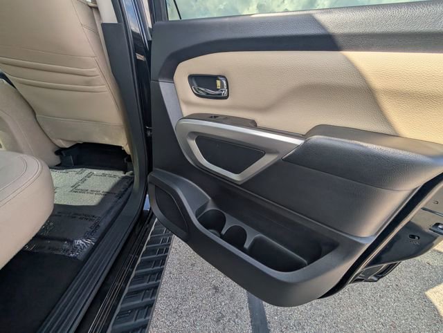 Used 2019 Nissan Titan SV w/ SV Convenience Package AWD/4WD image 7