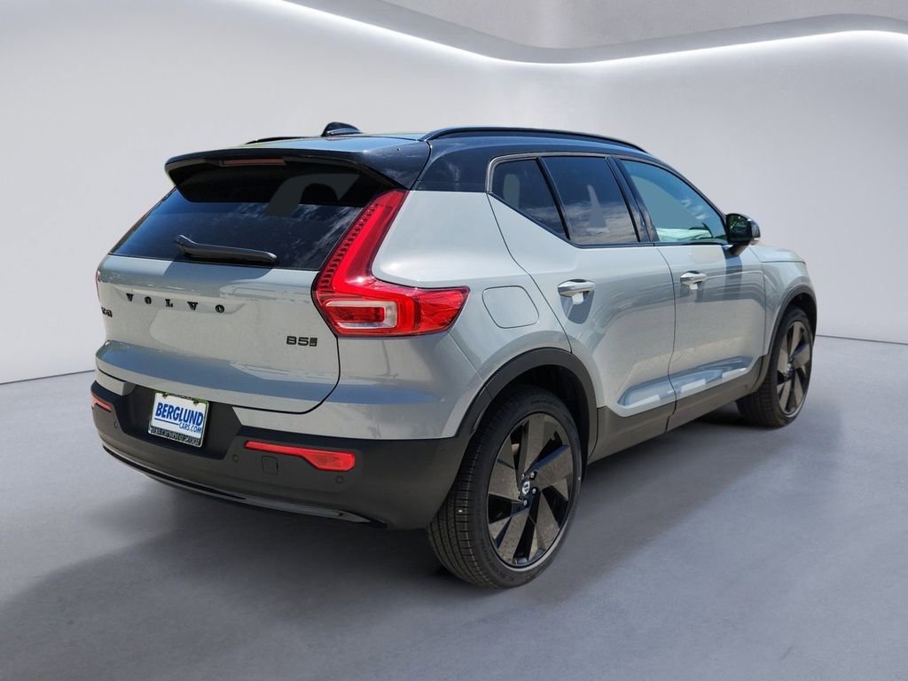 New 2026 Volvo XC40 B5 Ultra w/ Climate Package AWD/4WD image 4