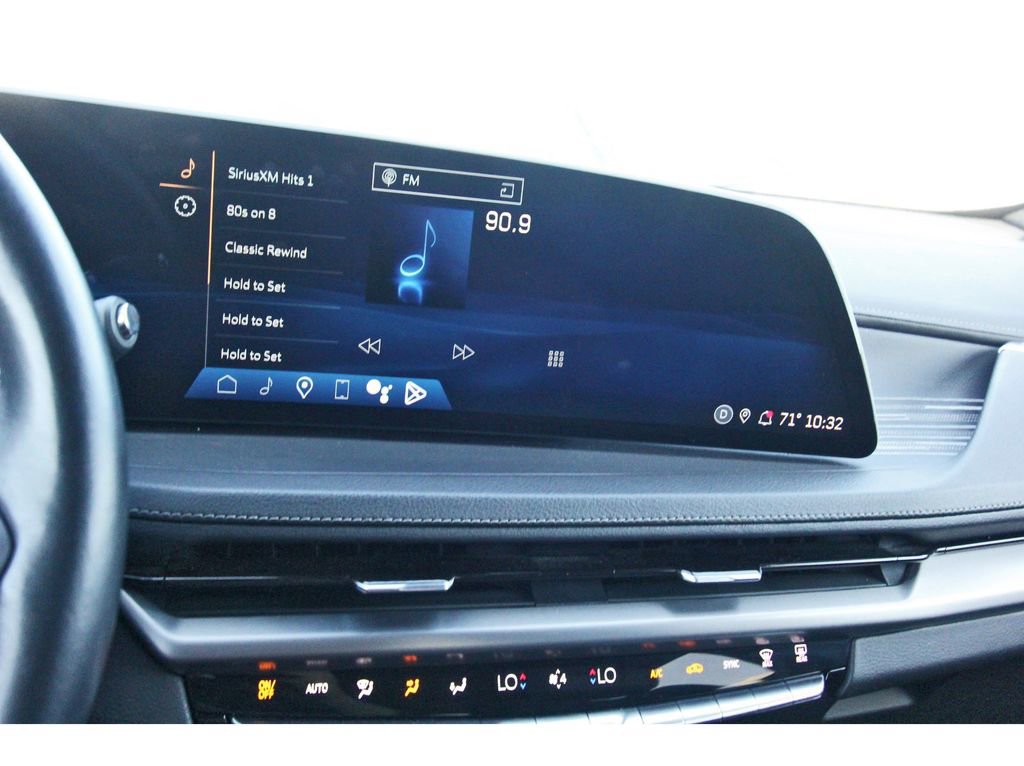 Used 2024 Cadillac XT4 Premium Luxury image 10