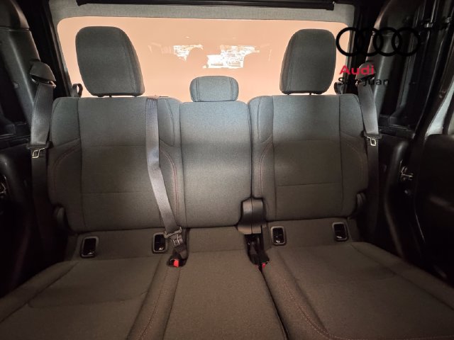 Used 2025 Jeep Gladiator Rubicon w/ Safety Group AWD/4WD image 16