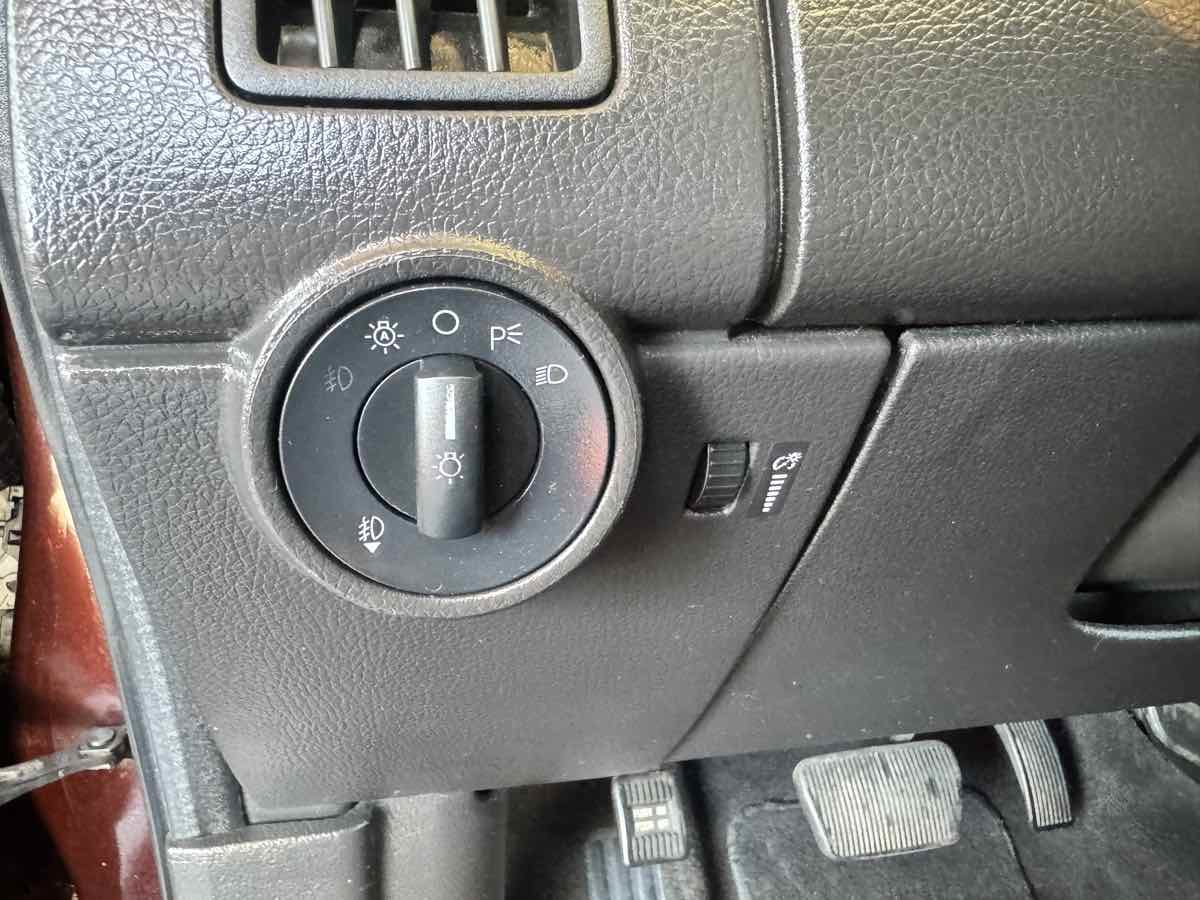 Used 2009 Ford Edge SEL FWD image 39