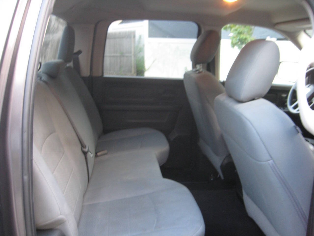 Used 2018 RAM 1500 ST w/ SXT Appearance Group AWD/4WD image 15
