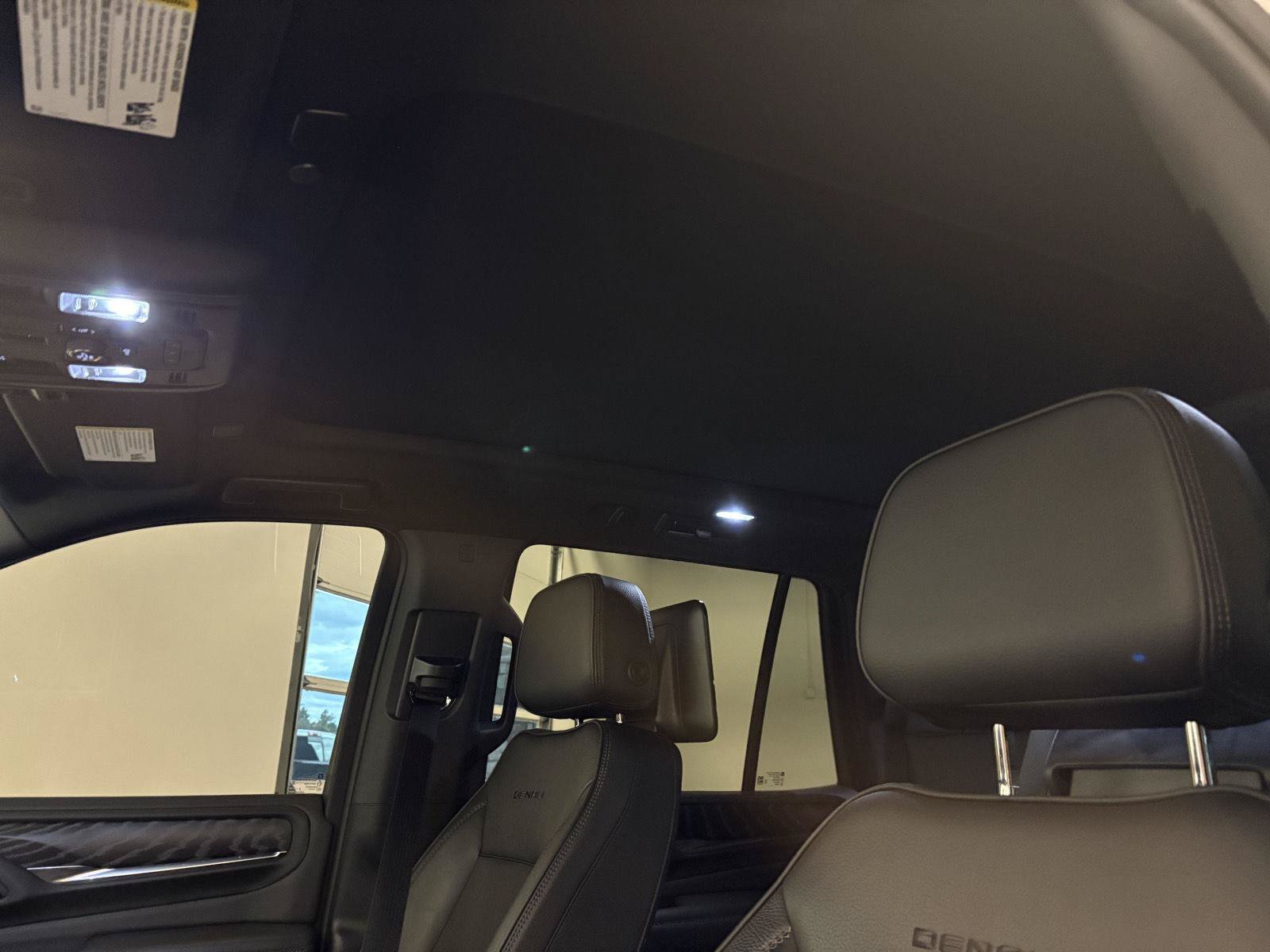 Used 2023 GMC Yukon Denali AWD/4WD image 21