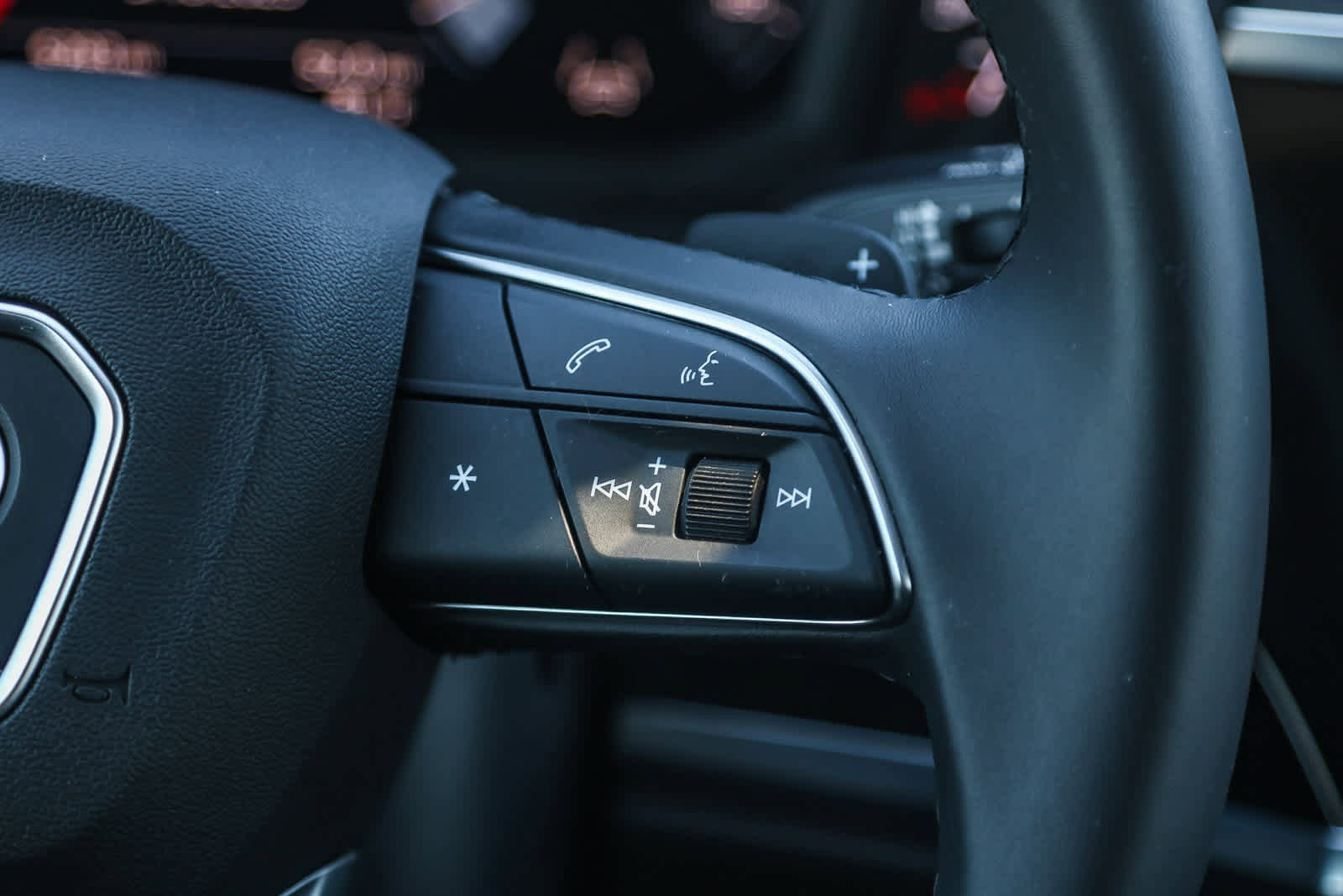 Used 2025 Audi Q3 2.0T Premium w/ Convenience Package image 21