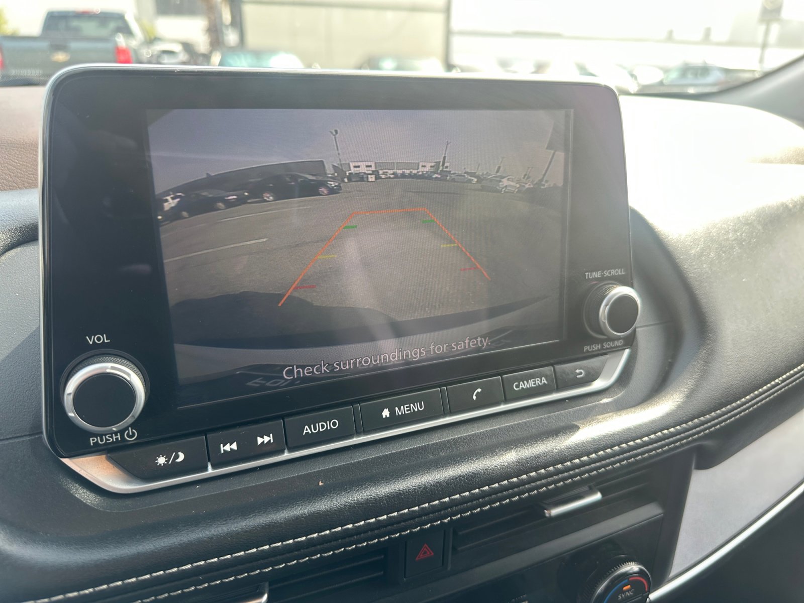 Used 2023 Nissan Rogue SV image 27