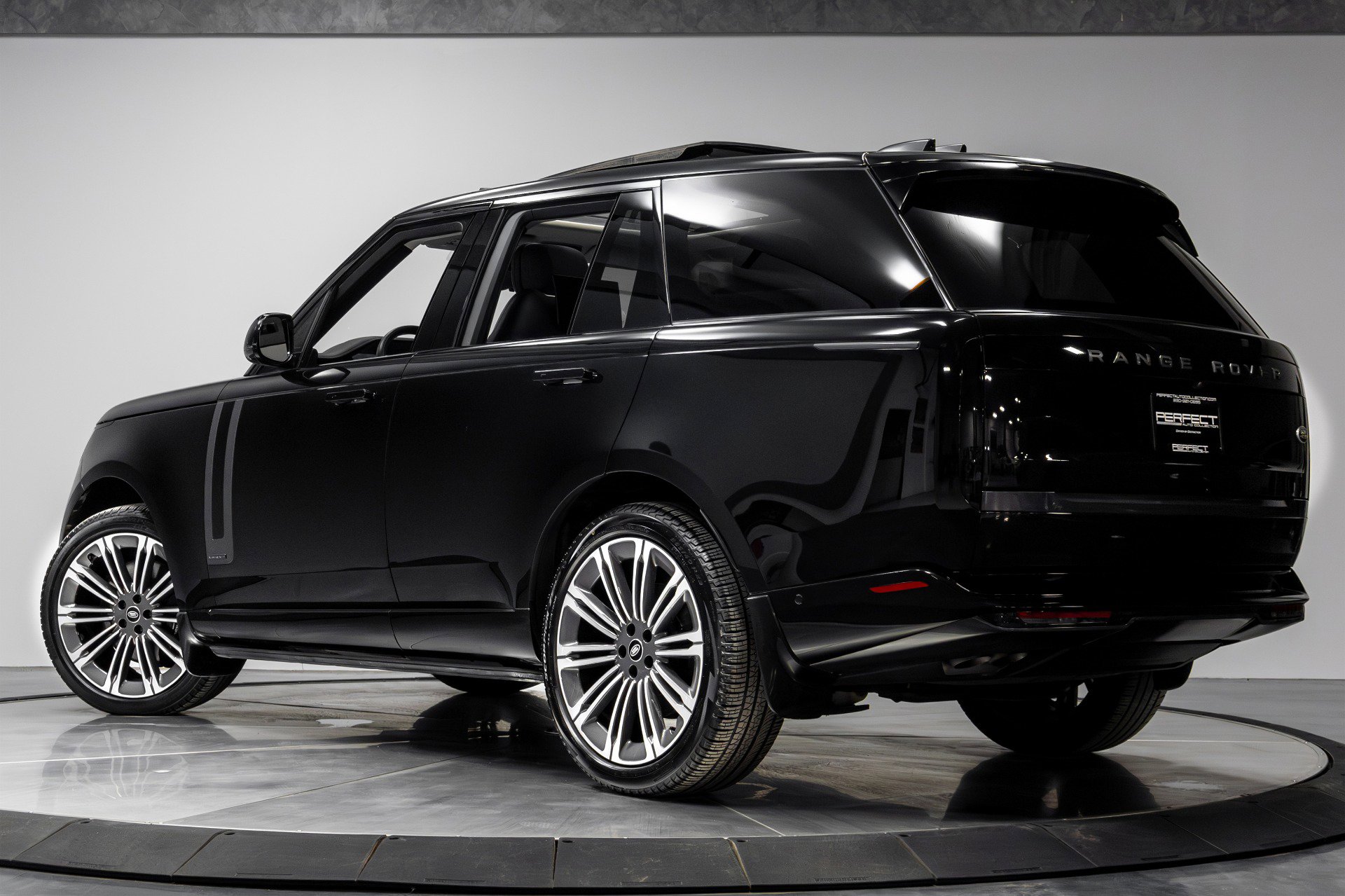 Used 2023 Land Rover Range Rover Autobiography image 50