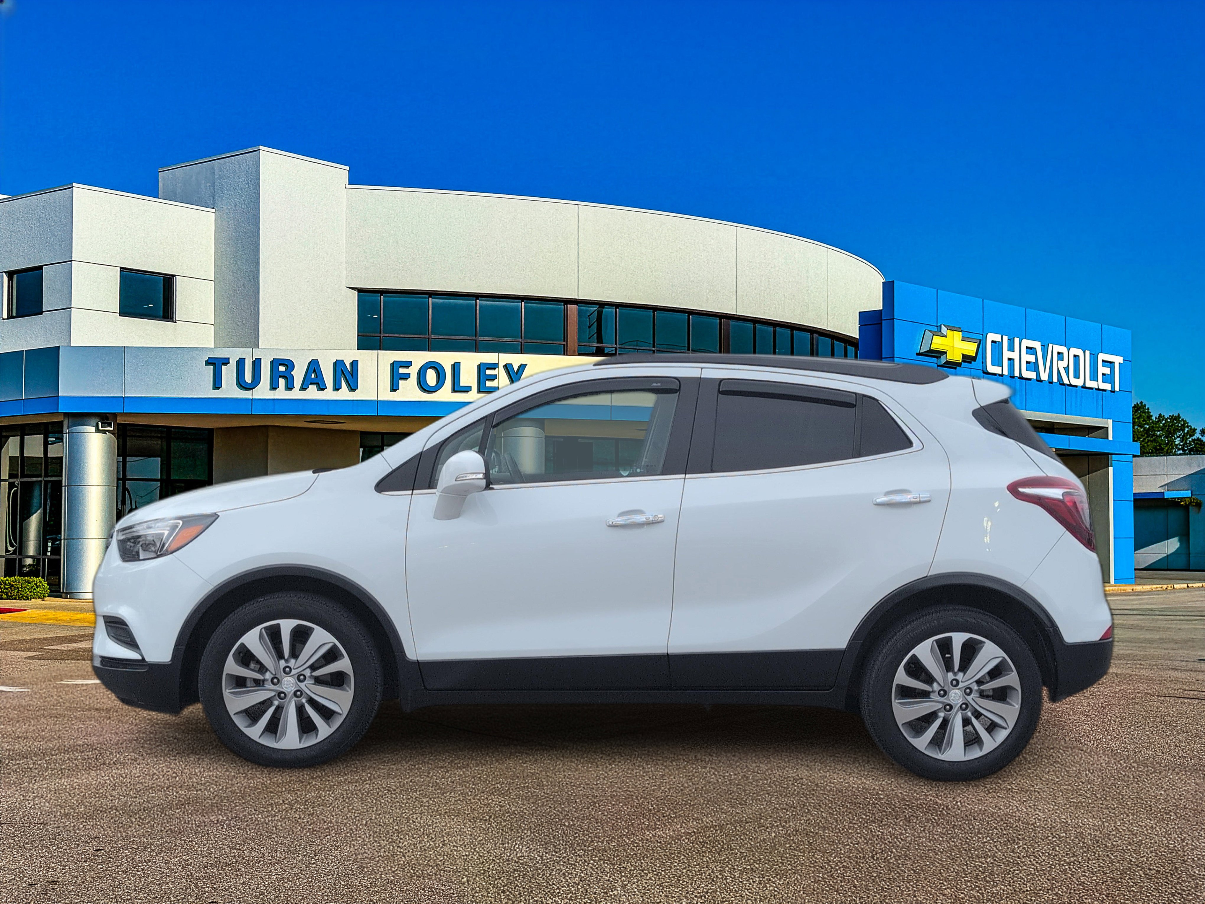 Used 2018 Buick Encore Preferred image 2