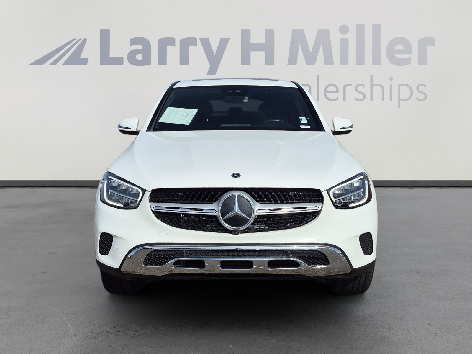 Used 2023 Mercedes-Benz GLC 300 4MATIC Coupe image 8
