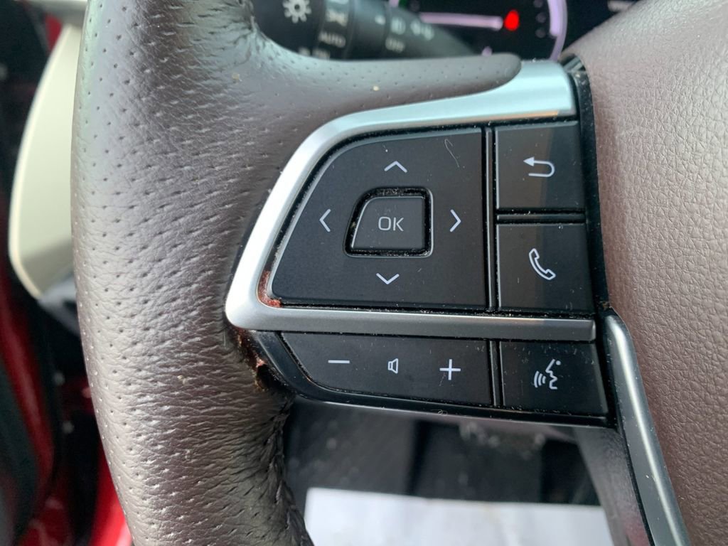 Used 2021 Toyota Sienna Platinum image 28