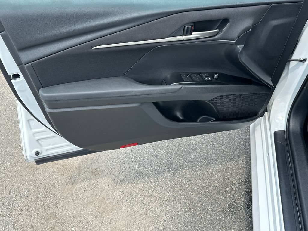 Used 2025 Toyota Camry LE FWD image 10