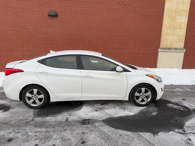 Used 2013 Hyundai Elantra GLS w/ Preferred Pkg image 2
