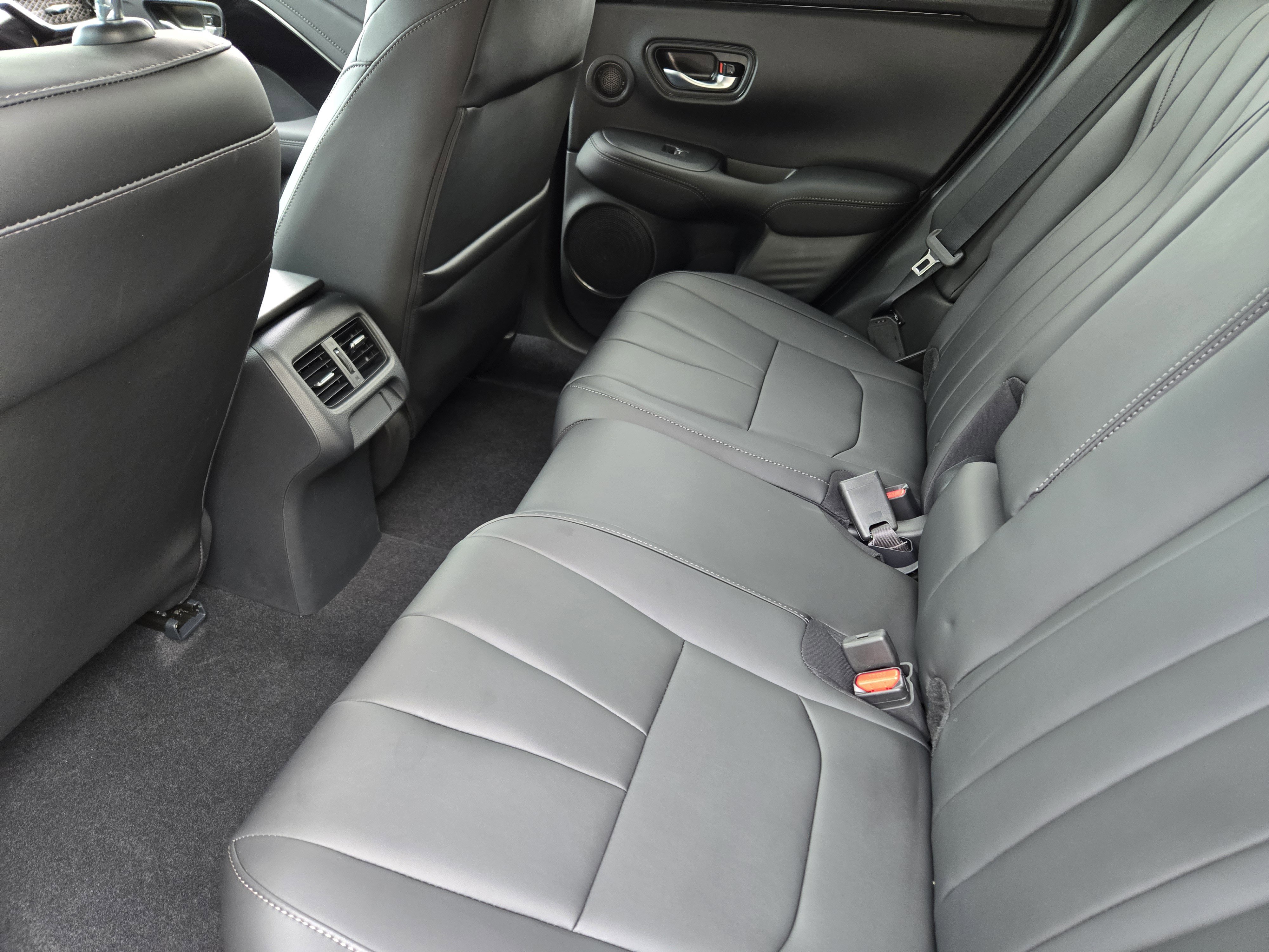 Certified 2025 Acura ADX AWD image 30