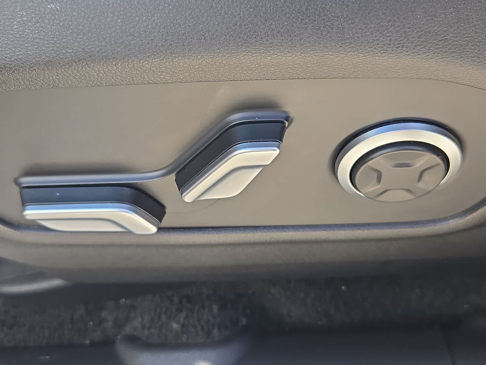 Used 2024 Hyundai Santa Fe Limited FWD image 18