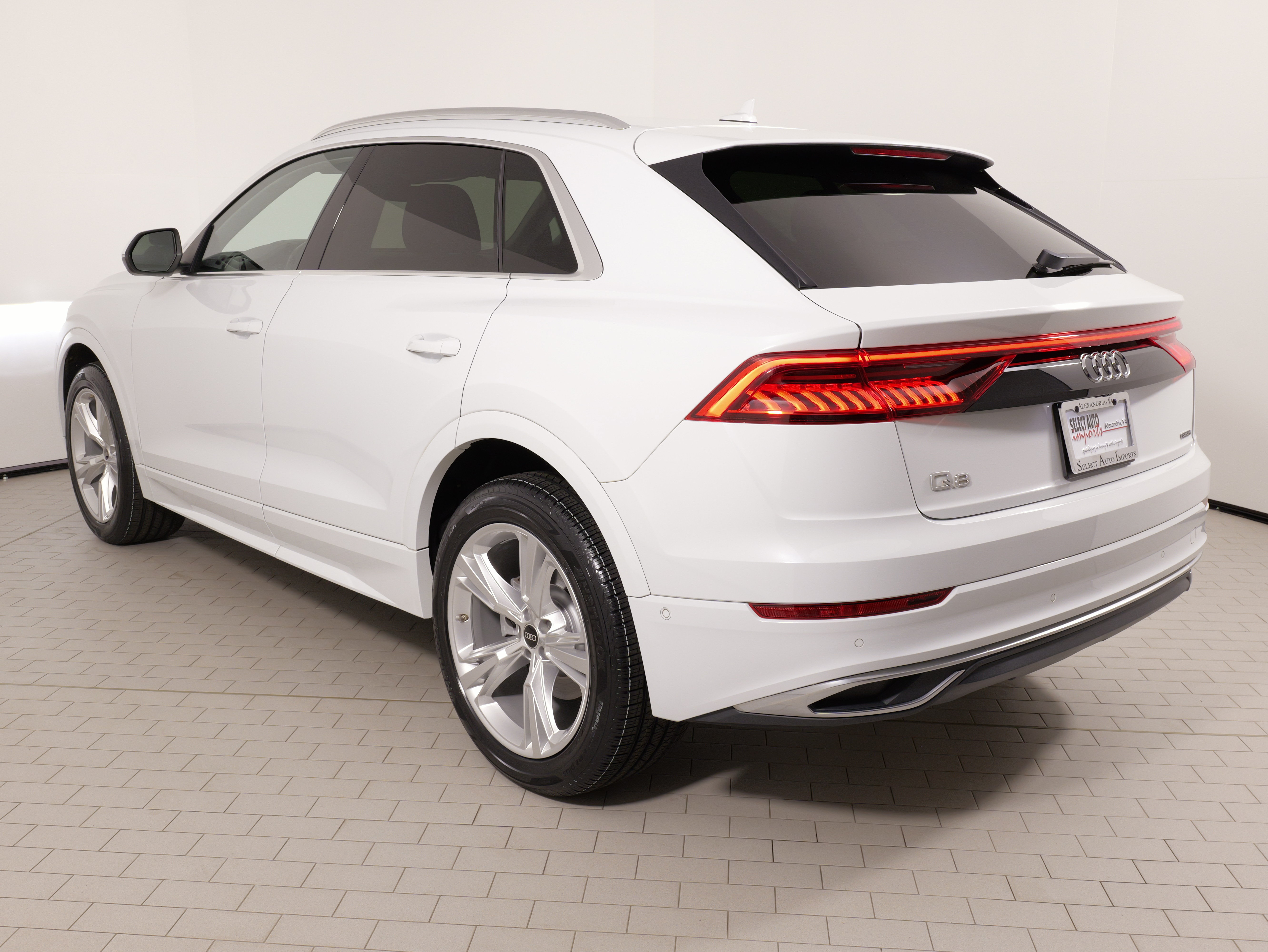 Used 2023 Audi Q8 Premium Plus w/ Premium Plus Package AWD/4WD image 15