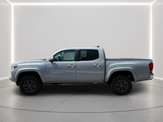 Used 2021 Toyota Tacoma SR5 AWD/4WD image 2