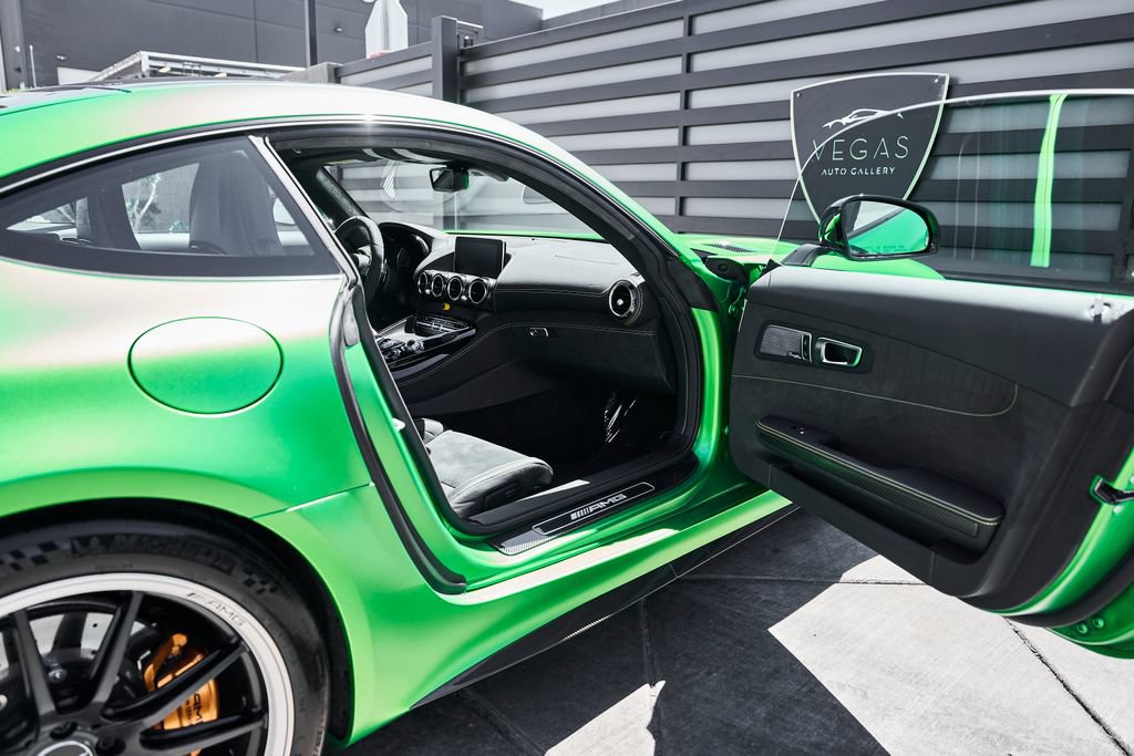 Used 2018 Mercedes-Benz AMG GT R image 36