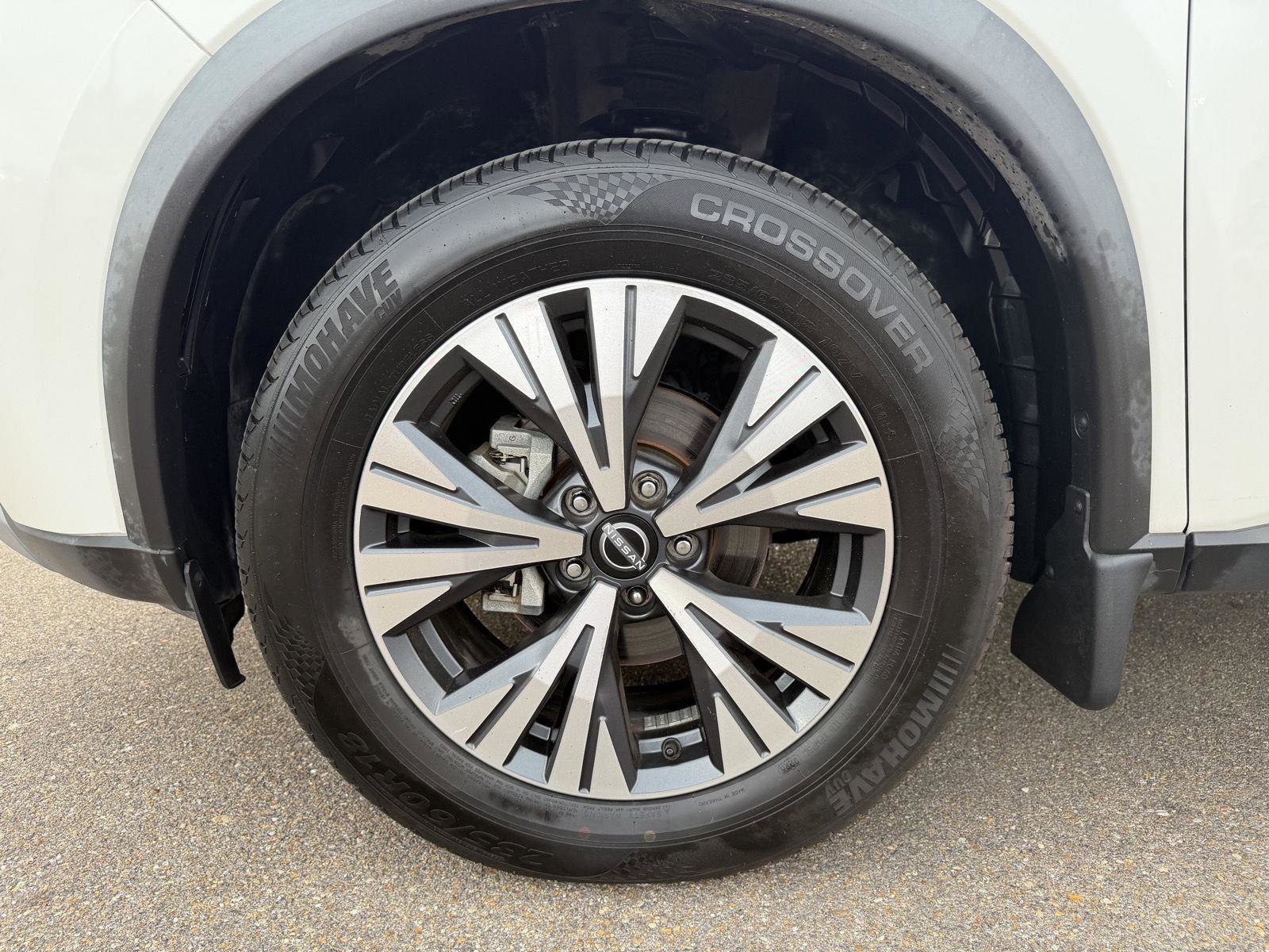 Used 2022 Nissan Rogue SV image 25