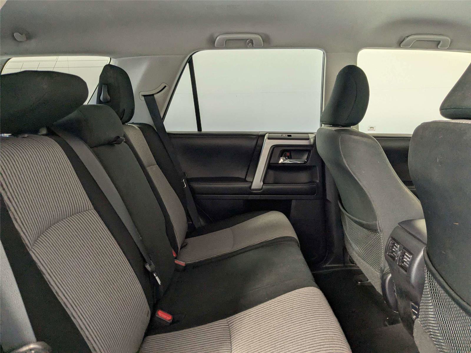 Used 2014 Toyota 4Runner SR5 AWD/4WD image 28