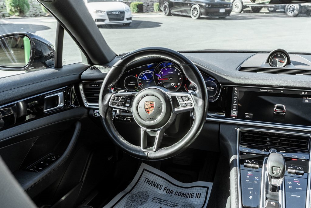 Used 2018 Porsche Panamera 4 image 12