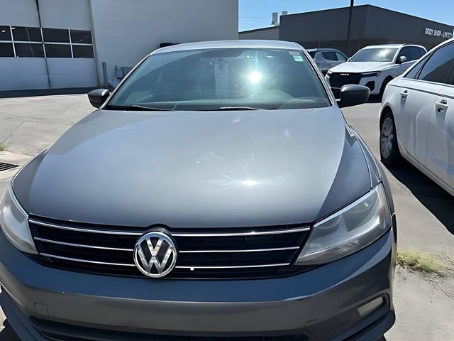 Used 2015 Volkswagen Jetta Sport FWD image 2