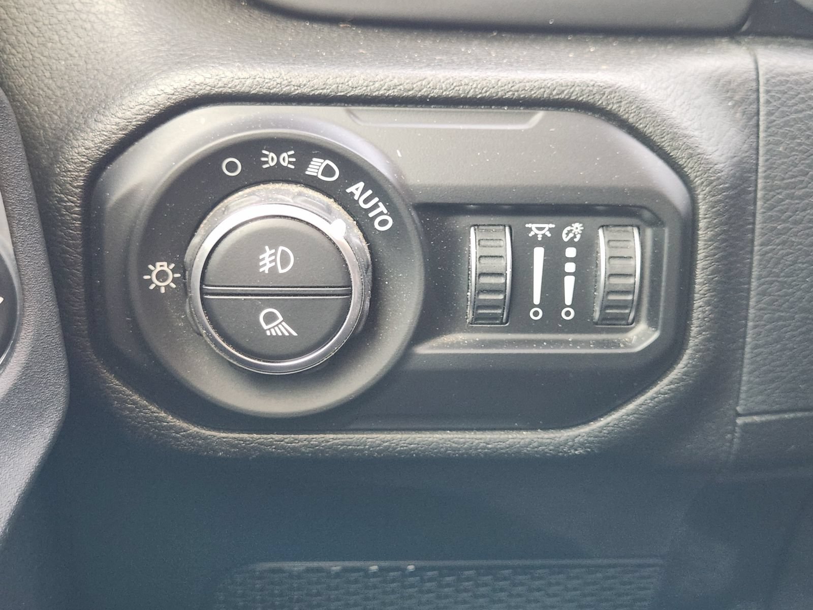 Used 2021 Jeep Gladiator Sport AWD/4WD image 24