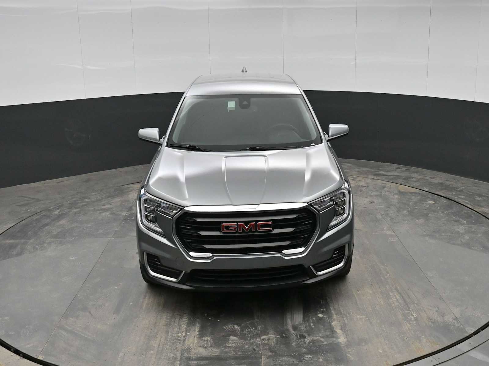 Used 2024 GMC Terrain SLE image 23