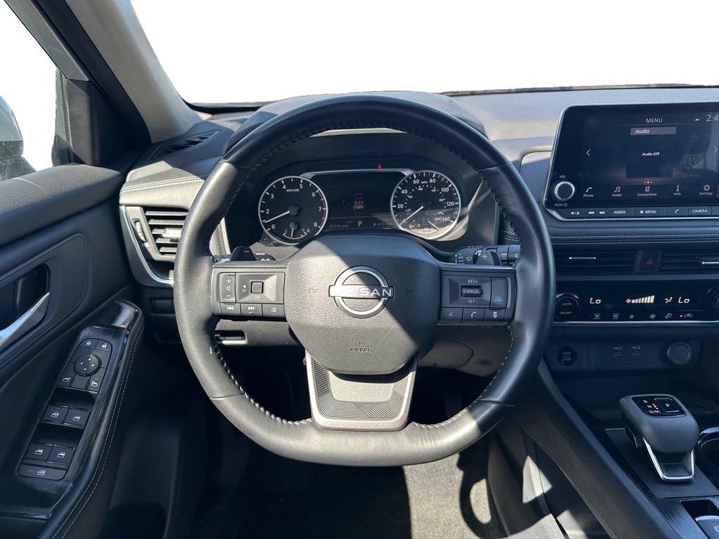 Used 2025 Nissan Rogue SV AWD/4WD image 13