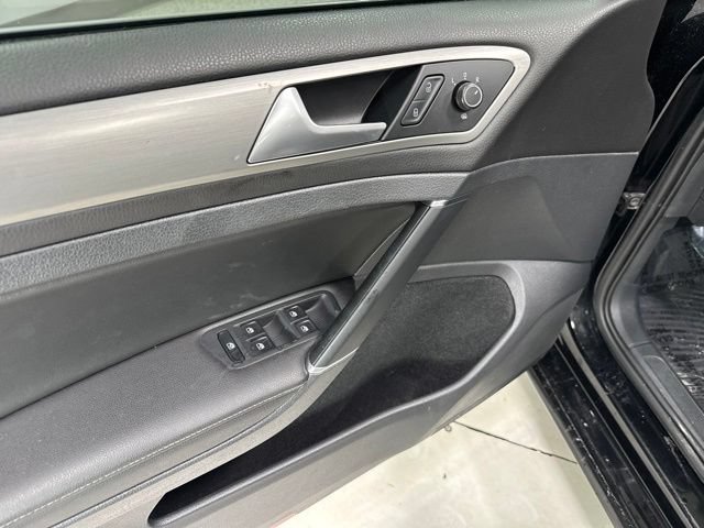 Used 2016 Volkswagen Golf S FWD image 13
