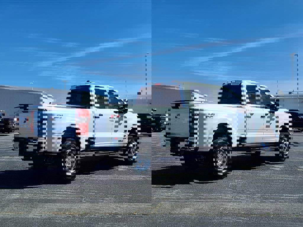 Used 2024 Ford F350 XL w/ 360-Degree Camera Package image 18