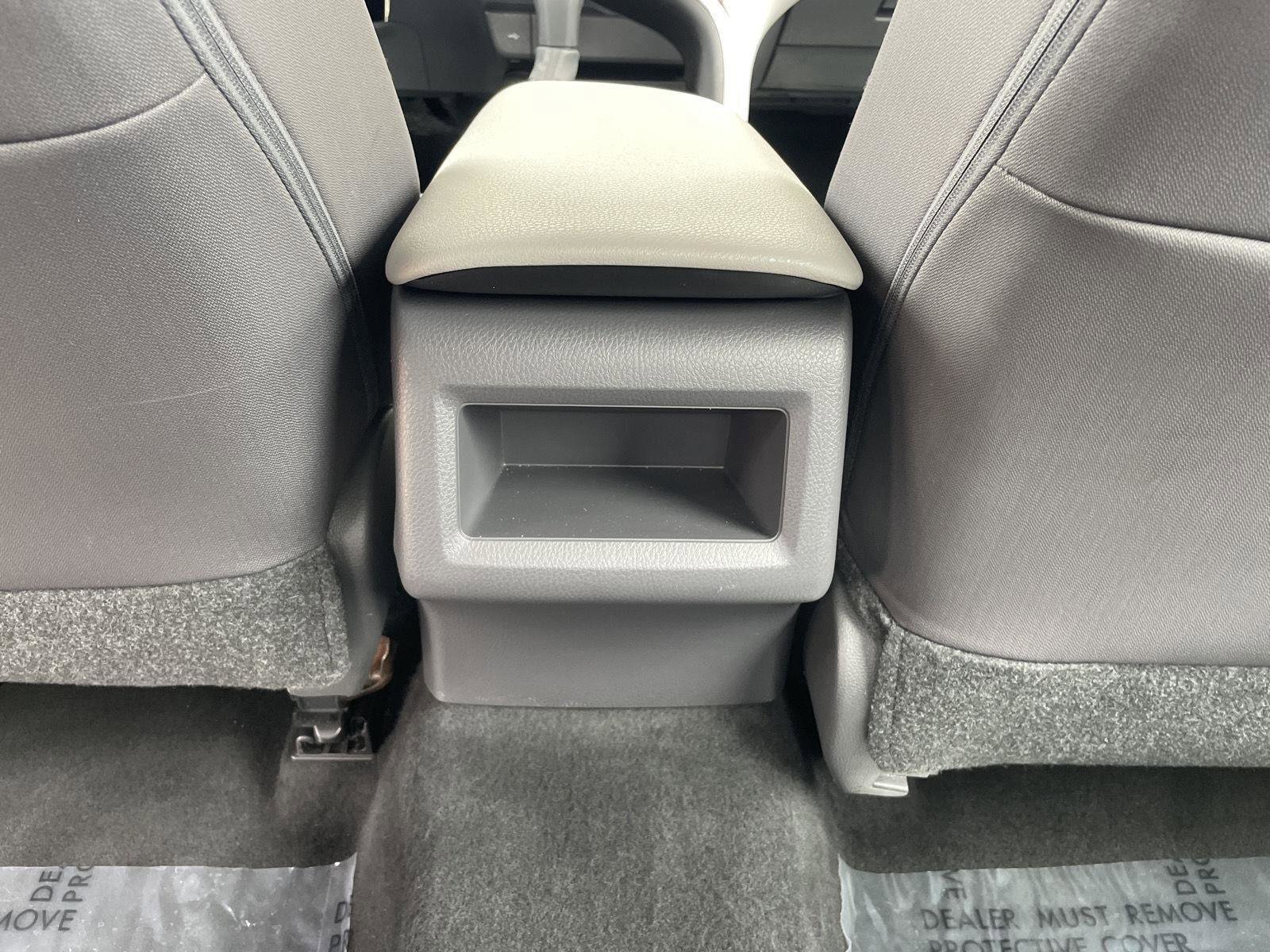 Used 2020 Toyota Camry LE image 29