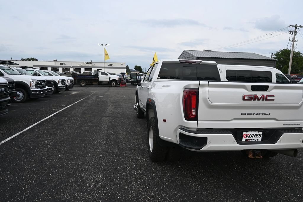 Used 2023 GMC Sierra 3500 Denali w/ Denali Ultimate Package AWD/4WD image 8