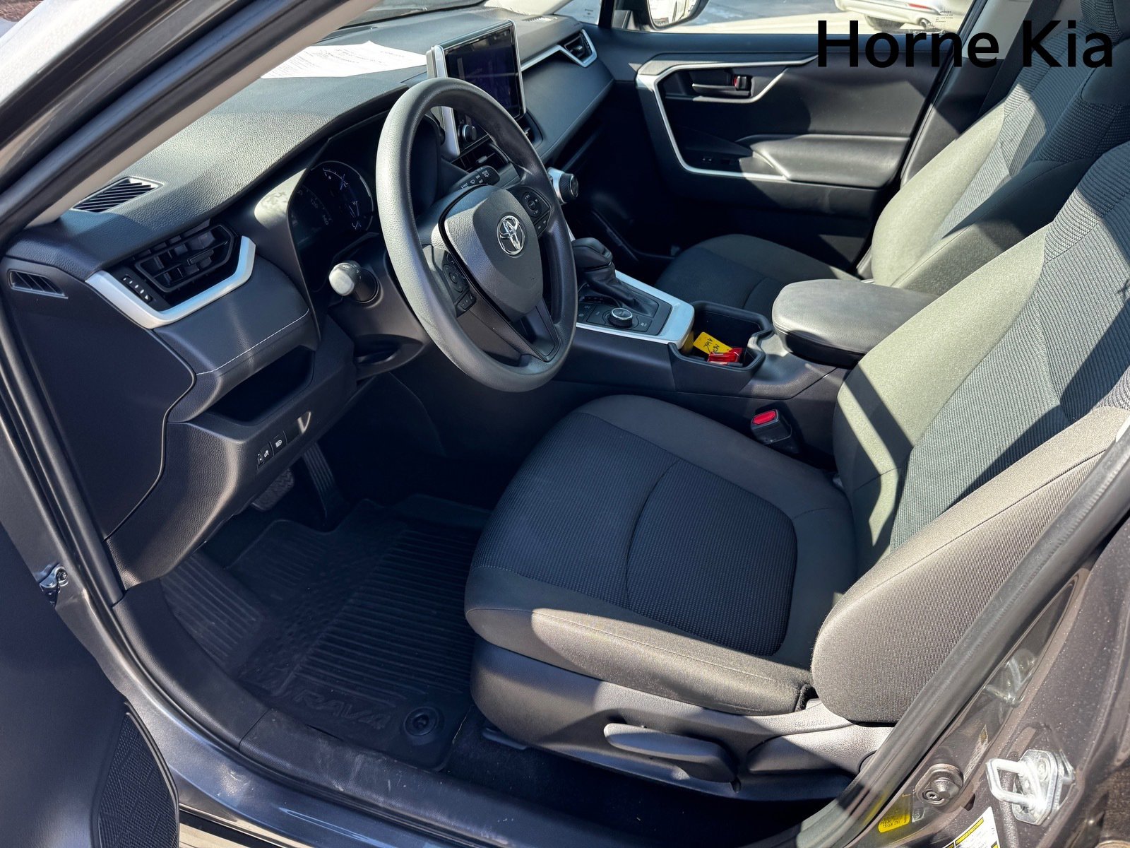 Used 2024 Toyota RAV4 LE image 9