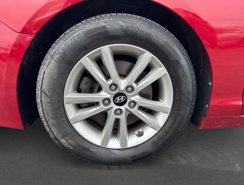 Used 2015 Hyundai Sonata SE w/ Option Group 09 FWD image 11