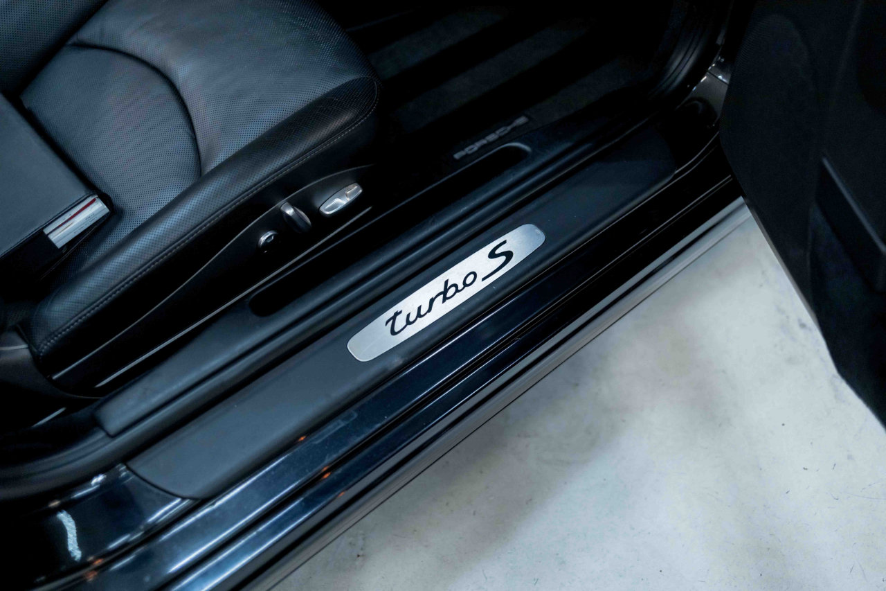 Used 2011 Porsche 911 Turbo S image 43