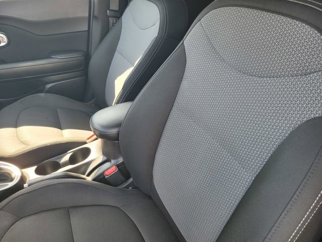 Used 2018 Kia Soul + image 11