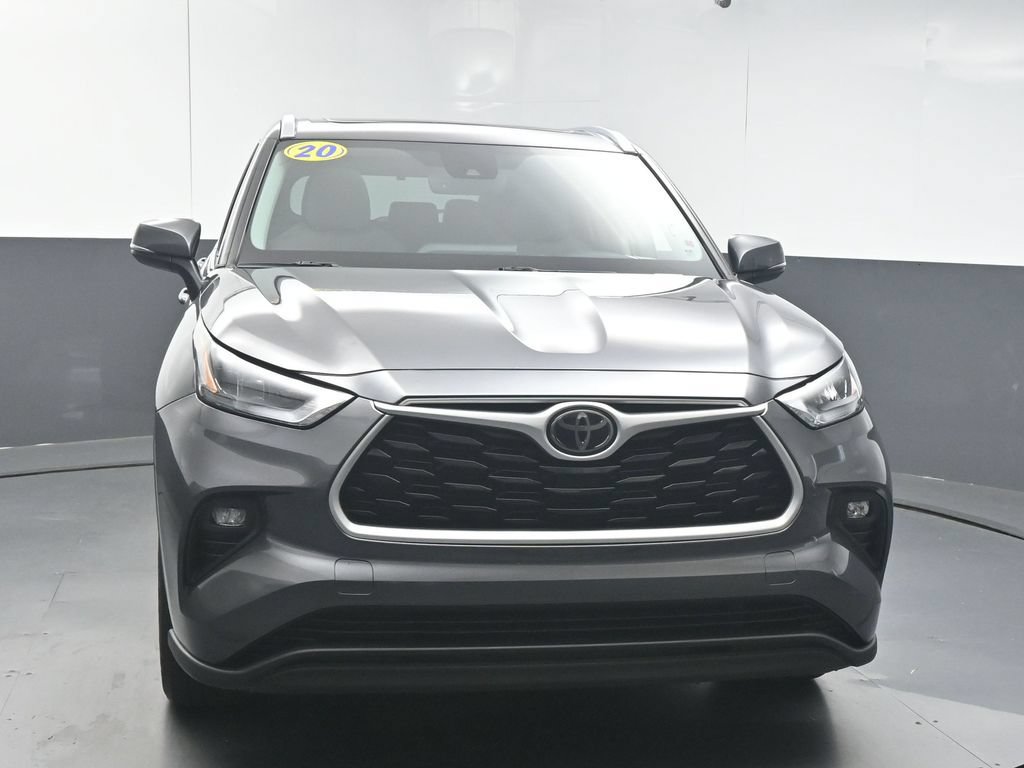 Used 2020 Toyota Highlander XLE FWD image 3
