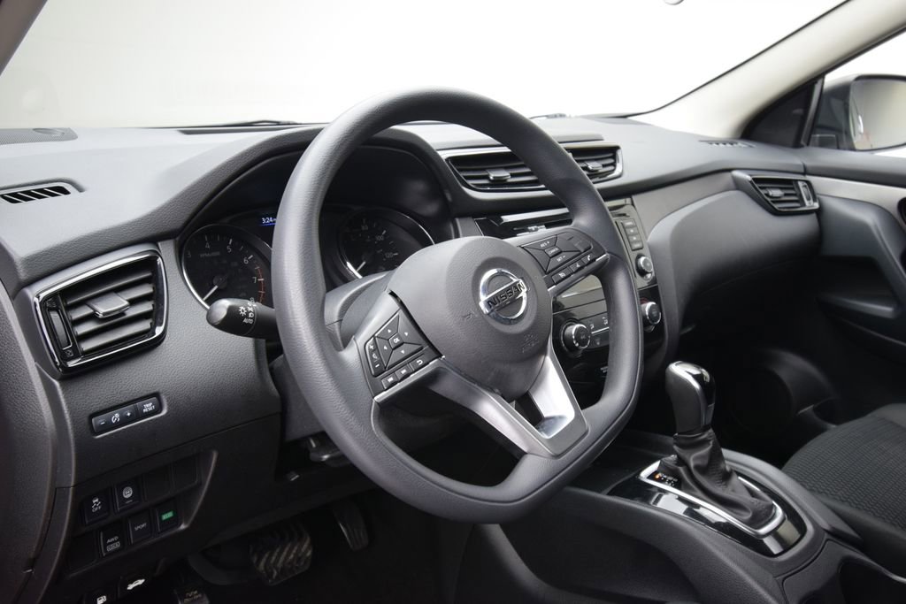 Used 2022 Nissan Rogue Sport S image 16