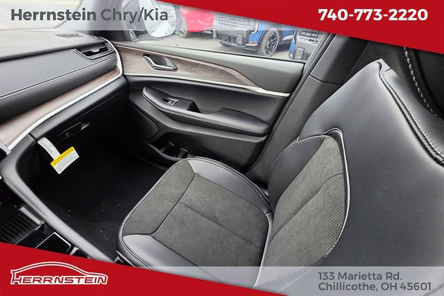 New 2026 Jeep Grand Cherokee Laredo image 11