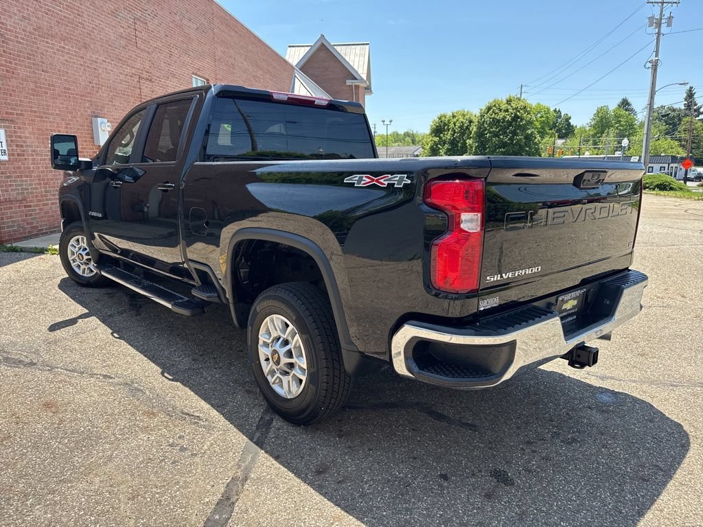 Used 2025 Chevrolet Silverado 2500 LT w/ Convenience Package AWD/4WD image 5