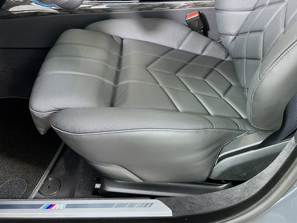 New 2026 BMW 760i xDrive w/ Executive Package image 21