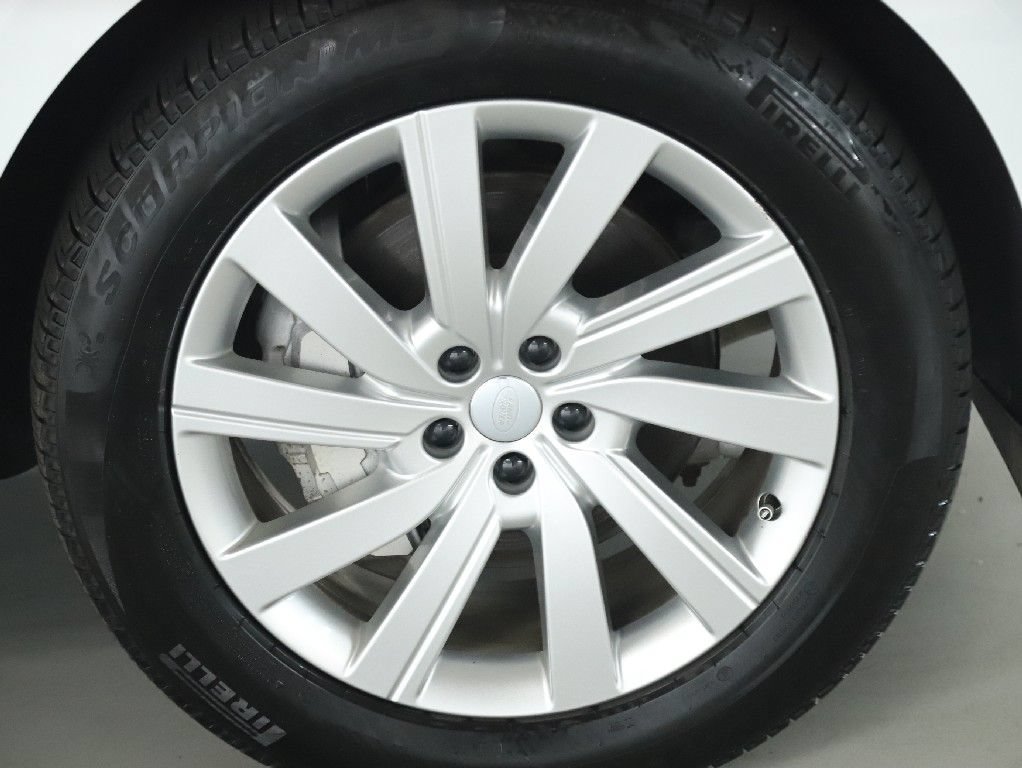 Used 2025 Land Rover Range Rover SE AWD/4WD image 40